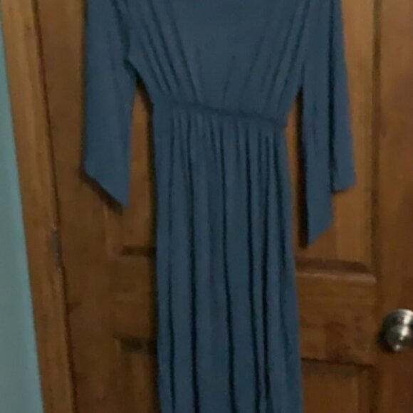 Max studio dress📍 - Picture 3 of 3